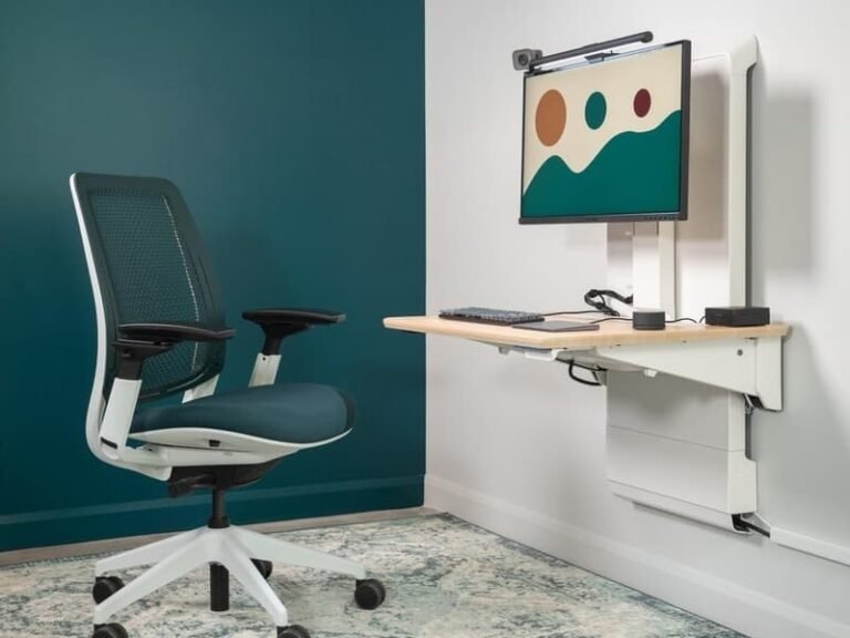 gaming setup on a floating desk 768x576