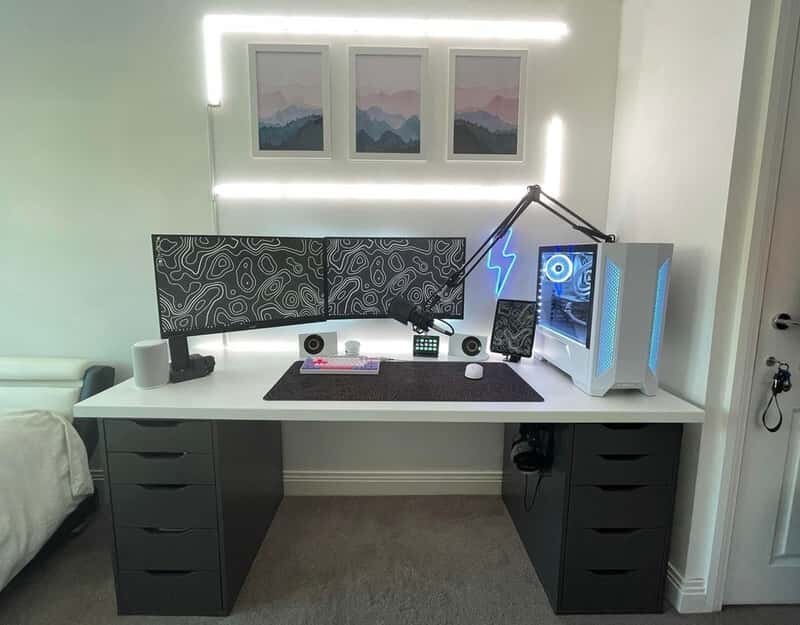 gray white dual monitor gaming setup