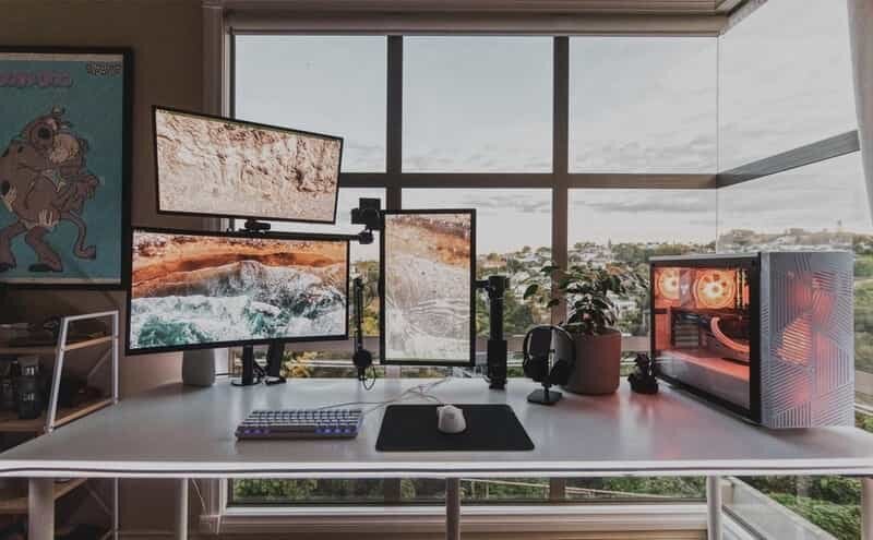 multi purpose white gaming setup